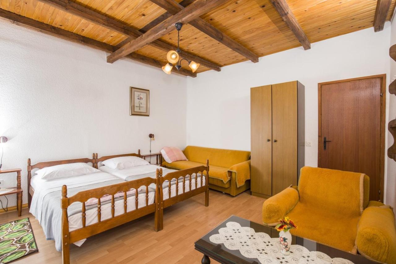 Apartment Vili Pinezići Eksteriør billede